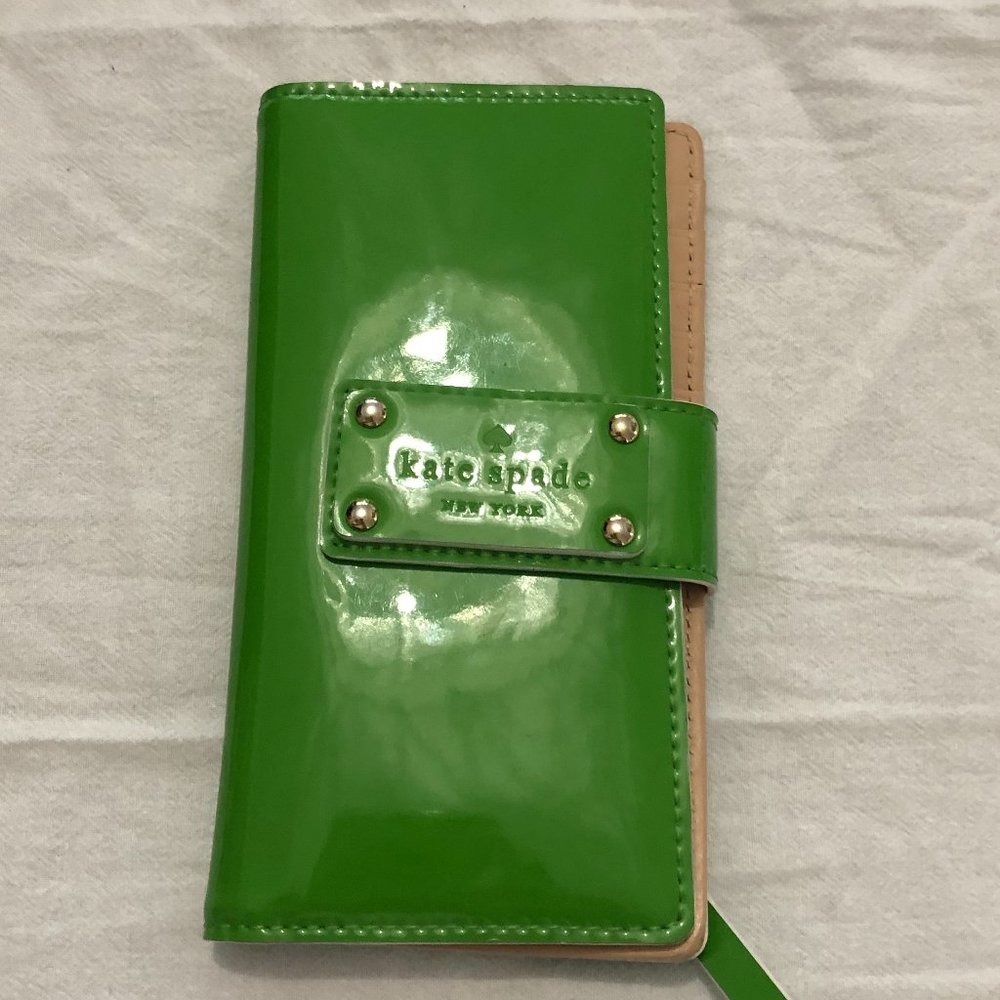 Kate Spade Green patent leather wallet